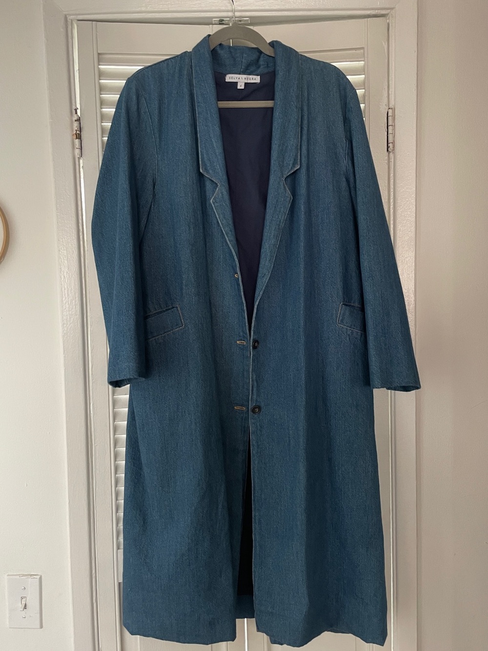 Selva / Negra - women’s  Long Denim Trench Coat - Dark Blue
